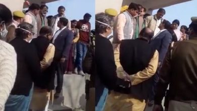 Photo of लखीमपुर कांड: केंद्रीय मंत्री अजय टेनी ने खोया आपा- पत्रकार का कॉलर पकड़कर बोले- दिमाग खराब है क्या बे…