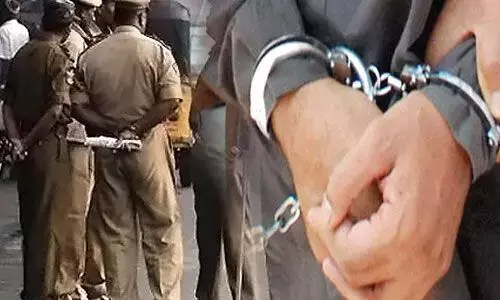 सुल्तानपुर: पुलिस ने 7 शातिर लुटेरों को किया गिरफ्तार, तमंचा, कारतूस कई  जेवरात बरामद... - Bharat Samachar | Hindi News Channel