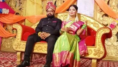 Photo of ‘यूपी में का बा’…से चर्चा में आईं नेहा सिंह राठौर ने लखनऊ में रचाई शादी, लोग बोले यूपी में दूल्हा बा…