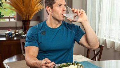 Photo of Health Tips: भोजन के वक्त पानी पीना हो सकता है नुकसानदायक, जाने कैसे !