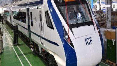 Photo of वंदे भारत ट्रेन ने पास किया ट्रायल, 180 किमी प्रति घंटे की रफ्तार से दौड़ी भारत में निर्मित सेमी हाई स्पीड ट्रेन