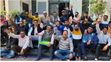 Photo of नगर निगम में हड़ताल पर सफाई कर्मचारी, पुलिस फोर्स के साथ रोड़ पर उतरे नगर आयुक्त ने कर्मचारियों की छुट्टी पर लगाई रोक