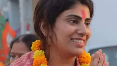 Photo of Gujarat Election Results 2022: चुनावी पिच पर चमकी क्रिकेटर जडेजा की पत्नी, रिवाबा की सादगी ने जीता जनता का दिल !