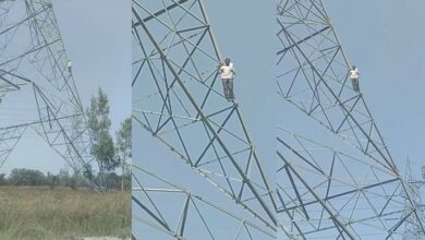 Photo of जमीन की दोबारा पैमाइश करवाने पर अड़ा किसान, बिजली टावर पर चढ़ा…