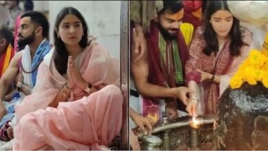 Photo of Virat और Anushka ने किये महाकालेश्वर मंदिर के दर्शन, भस्म आरती में हुए लीन !