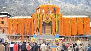 Photo of बद्री विशाल के कपाट खुलने से धर्मनगरी में खुशी की लहर, बड़ी संख्या में पहुंच रहे श्रद्धालु