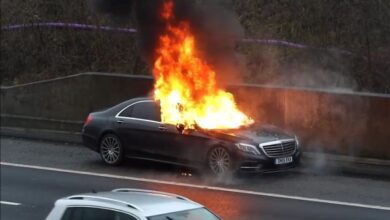 Photo of नैनीताल घूमने आए दम्पति की मर्सिडीज में लगी आग, होटल में थे पर्यटक, पार्किंग में थी कार