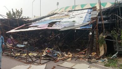 Photo of Ekana Stadium: गेट नंबर 2 पर होर्डिंग गिरने से हुआ बड़ा हादसा, मां-बेटी की मौत एक गंभीर घायल