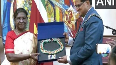 Photo of सूरीनाम के सर्वोच्च नागरिक सम्मान से सम्मानित हुईं राष्ट्रपति द्रौपदी मुर्मू, पीएम मोदी व सीएम योगी ने दी बधाई