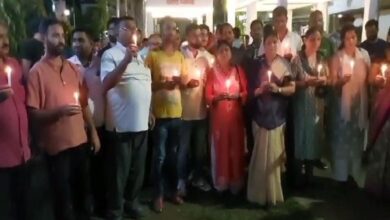 Photo of Ankita Bhandari Case: अंकिता को इंसाफ दिलाने के लिए कांग्रेसियों ने निकाला मार्च, VVIP नाम का खुलासा करो का लगाया नारा