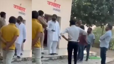 Photo of विधायक के बेटे की दबंगई, टोकन का कैश लूट कर्मचारी को पीटा, थाने में गालियां देने का वीडियो वायरल