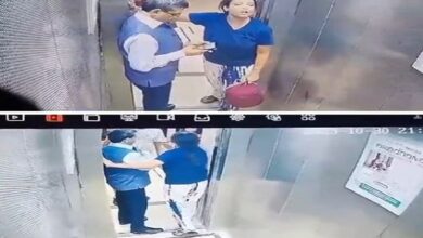 Photo of Noida: कुत्ते को लिफ्ट में ले जाने को लेकर बवाल, पूर्व IAS अफसर और महिला के बीच जमकर मारपीट, वीडियो वायरल