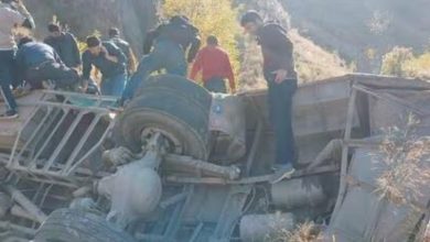 Photo of Doda Road Accident: जम्मू कश्मीर के डोडा में बड़ा हादसा, 300 मीटर गहरी खाई में गिरी बस, 37 की मौत, 19 घायल