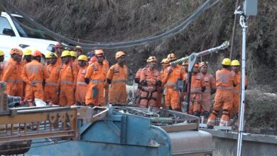 Photo of Uttarkashi Tunnel Rescue: जीत गई जिंदगी, ऐसे निकाले जा रहे टनल में फंसे मजदूर