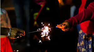 पाकिस्तान में बेहद खास तरीके से मनाई जाती है दिवाली