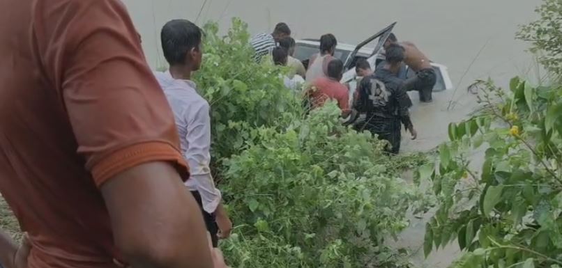 UP: गोंडा में बोलेरो नहर में गिरने से 11 लोगों की मौत, PM-CM ने शोक जताते हुए किया मुआवजे का ऐलान  