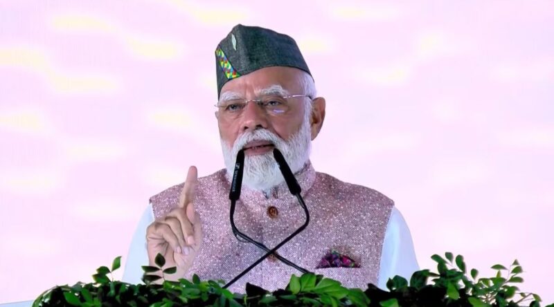 उत्तराखंड पुहंचे पीएम ने की सरकार की सराहना, भविष्य का रोडमैप भी बताया