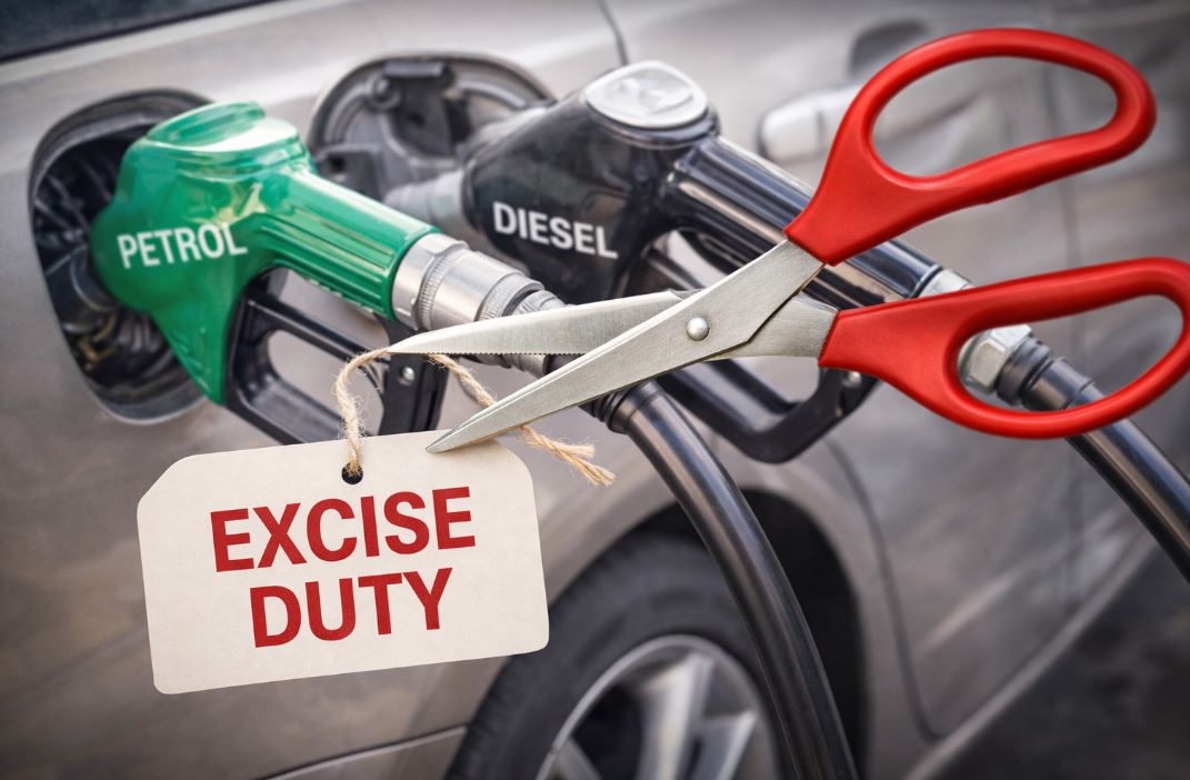 युद्ध के बीच केंद्र सरकार का बड़ा फैसला, पेट्रोल-डीजल पर एक्साइज ड्यूटी में कटौती