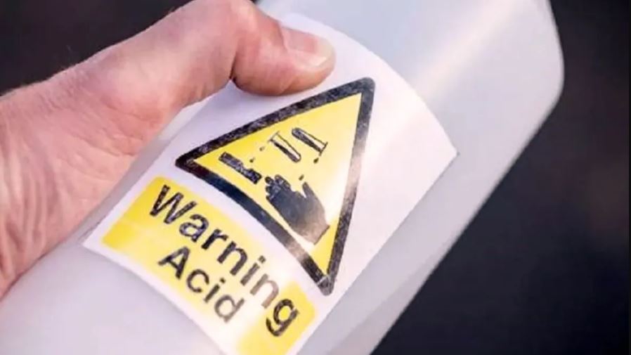 सरफिरे आशिक सलीम ने फेंका एसिड, युवती की शादी तय होने से था नाराज