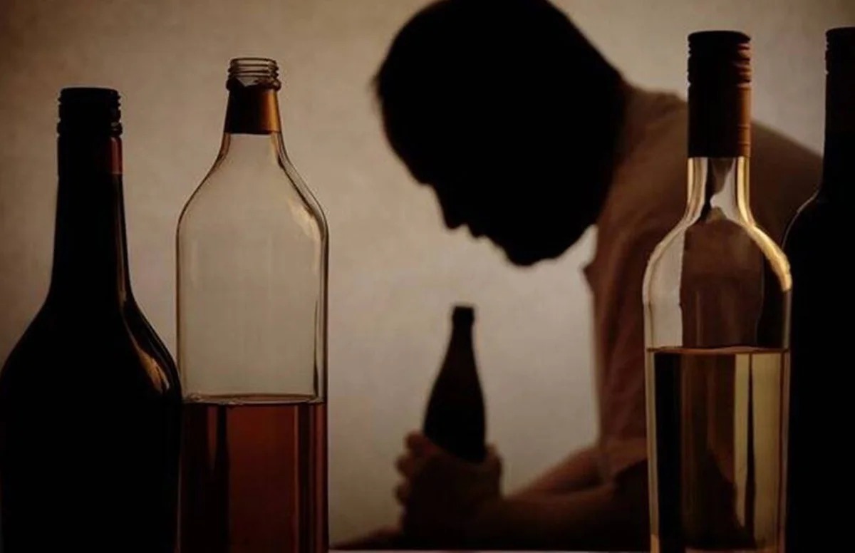 शराब पीने से हुई मौतों के मामले में पुलिस ने इन्वेस्टीगेशन में भयावह सच खोला,ये निकली कातिल