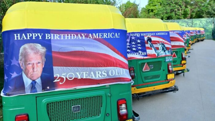 दिल्ली की सड़कों पर दौड़ेंगे ट्रंप की तस्वीर वाले ऑटो, अमेरिका की आजादी का जश्न दिखेगा हिंदुस्तान में…