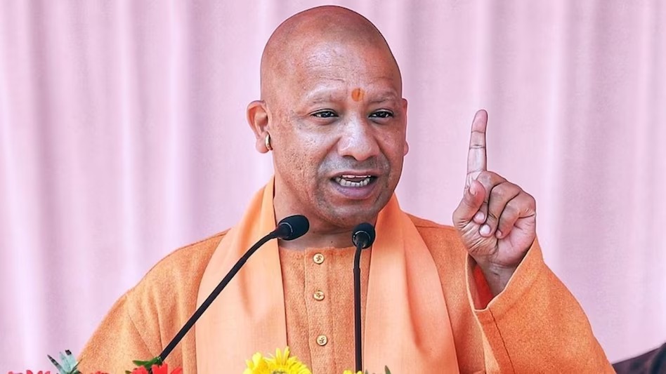 लखनऊ: 357 फार्मासिस्ट और 252 डेंटल हाइजीनिस्ट को नियुक्ति पत्र वितरण, सीएम योगी ने कहा- 2017 से पहले था भेदभाव