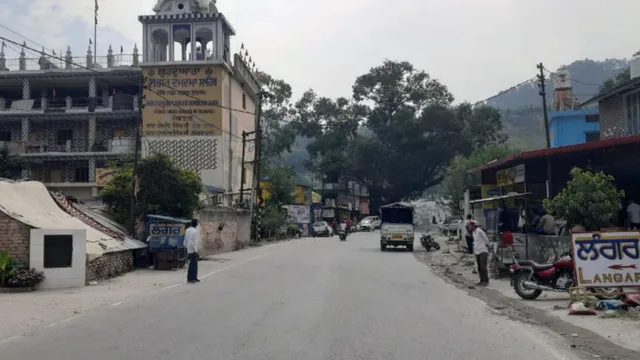 बदरीनाथ हाईवे के नगरासू में बढ़ा तनाव, निहंगों के कब्जे से सहमे चारधाम यात्री, 50 से अधिक होटल-ढाबे बंद, ठप हुआ व्यापार
