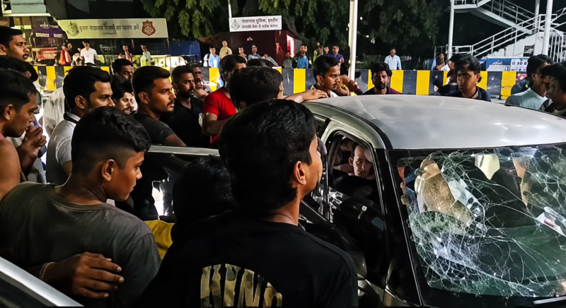नोएडा में हिट एंड रन के बाद हाईवोल्टेज हंगामा कार 