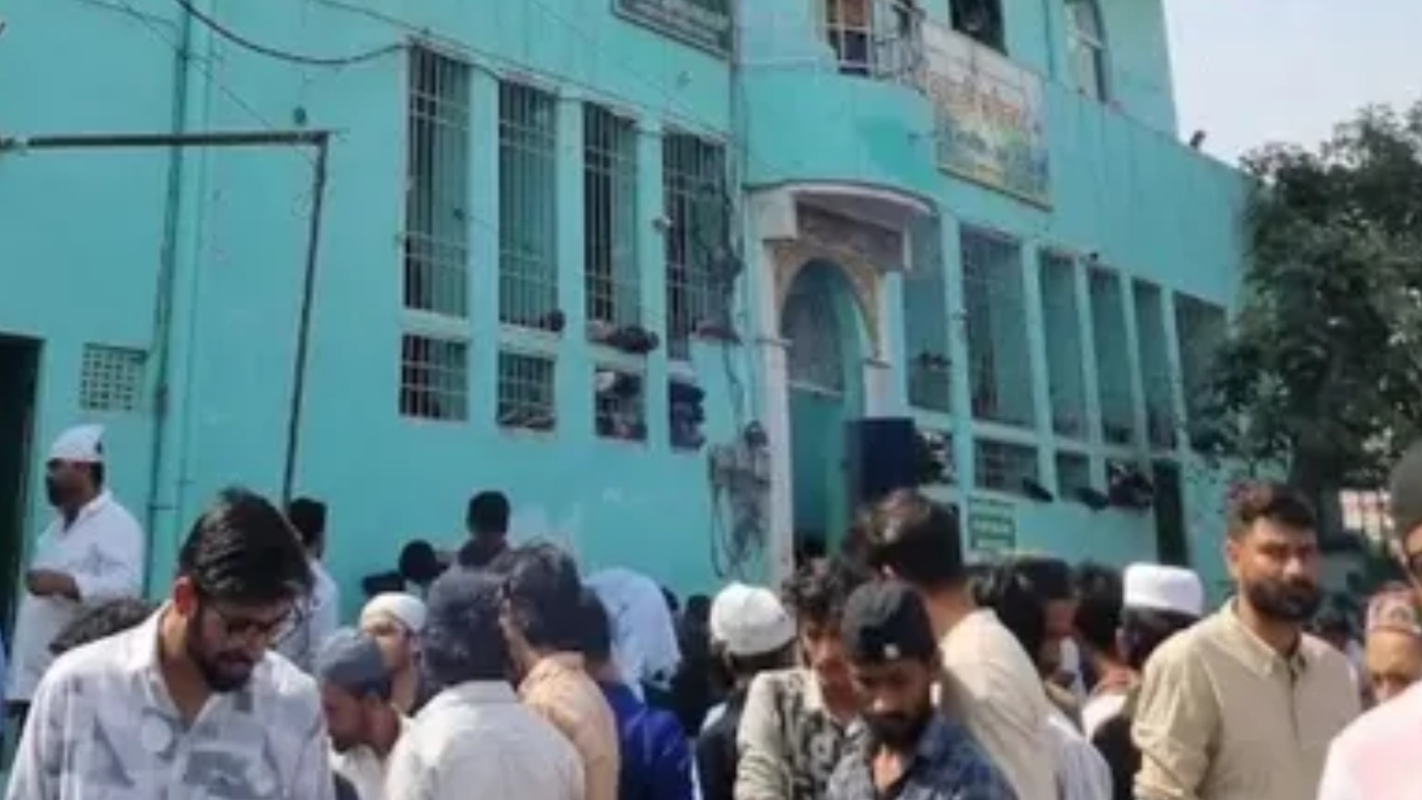 Jaipur : 45 साल पुरानी नूरानी मस्जिद पर चला बुलडोजर, इंटरनेट