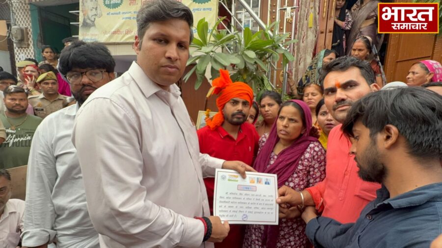 सूर्या हत्याकांड के पीड़ित परिवार को बड़ी राहत, DM ने सौंपा सफाई सुपरवाइजर पद का नियुक्ति पत्र…