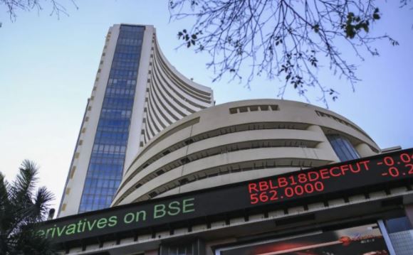 Share Market : आखिरी कुछ घंटो में शेयर बाजार में प