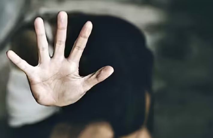 प्रयागराज में 14 वर्षीय किशोरी का अपहरण कर आरोपी ने किया दुष्कर्म , जलती सिगरेट से दागकर धमकाया