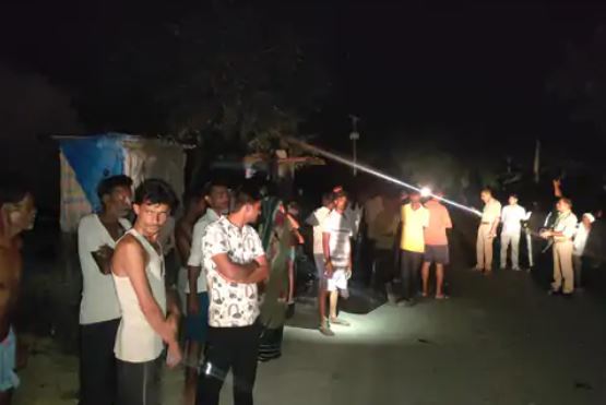 सीतापुर में तेज़ आंधी के दौरान गिरा मकान का छज्जा, युवक की मौत , बड़ा भाई गंभीर रूप से घायल