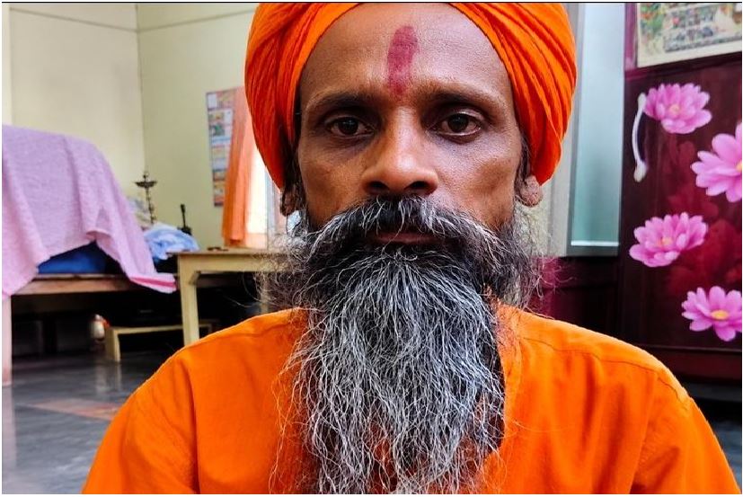 भारी सुरक्षा के बीच साधु मिलन दास का अंतिम संस्कार