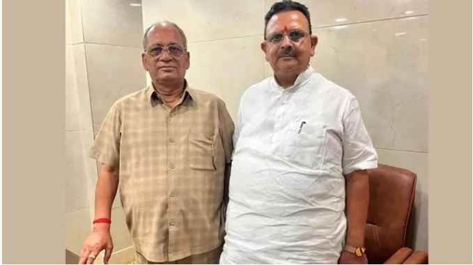 Etah: पूर्व सांसद राजवीर सिंह और भाजपा नेता राजेश भारद्वाज की हुई मुलाकात, सियासी हलकों में हलचल तेज, क्या है पूरा मामला ?