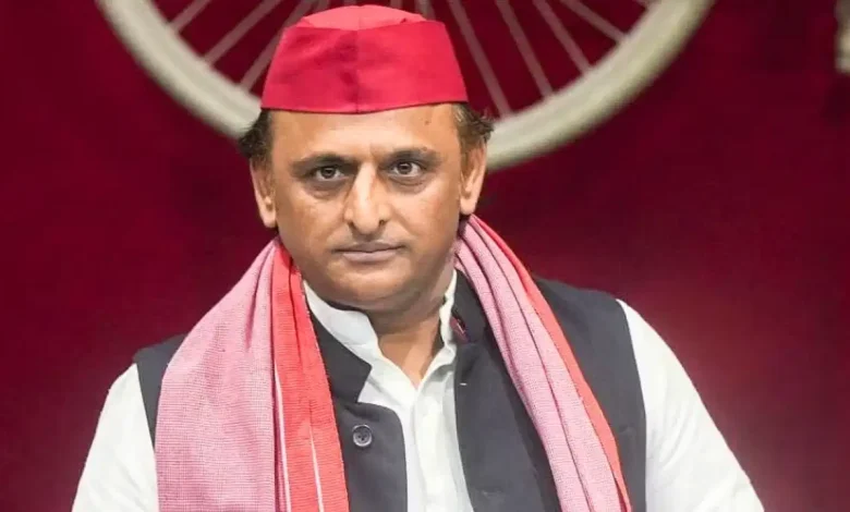 NEET प्रदर्शन पर अखिलेश यादव का बड़ा बयान, बोले- छात्रों पर लाठीचार्ज दुखद, मांगें जायज