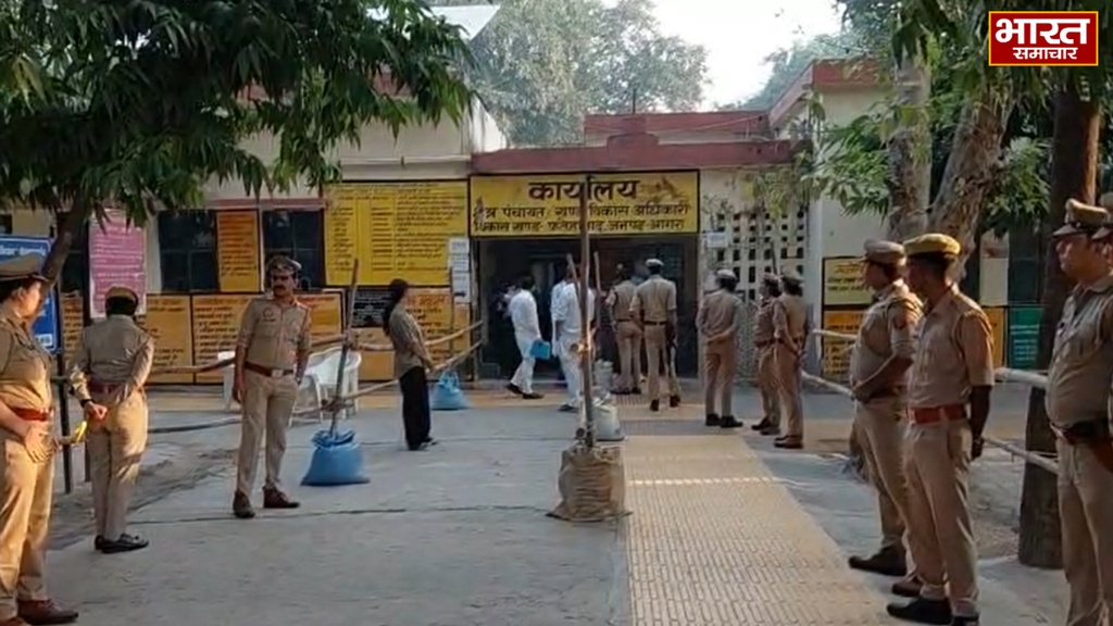 आगरा में आज तीन मतदान केंद्रों पर दोबारा मतदान, केंद्रों के बाहर भारी पुलिस बल तैनात