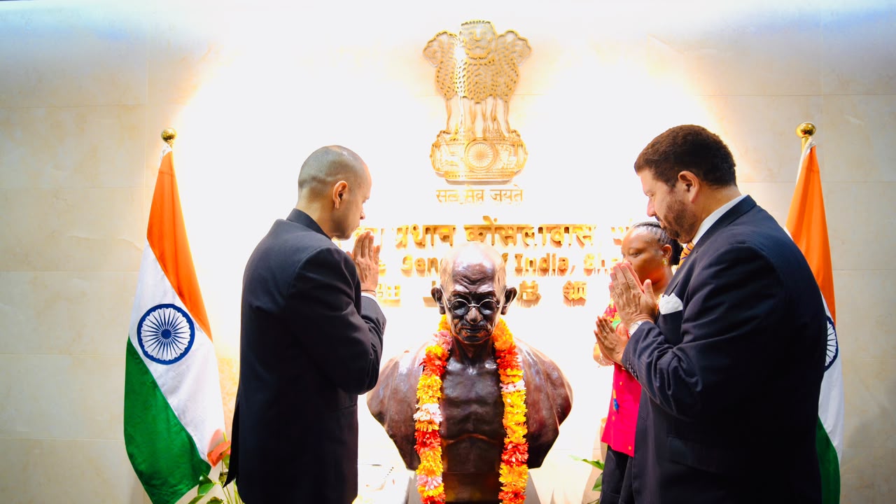 शंघाई में भारतीय महावाणिज्य दूतावास ने मनाई गांधी जयंती, महात्मा गांधी के पहले चीनी शिष्य शांति त्सेंग के परिवार को किया सम्मानित – Bharat Samachar